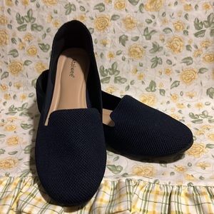 Ataiwee Navy Blue Flats in Size 11.5W